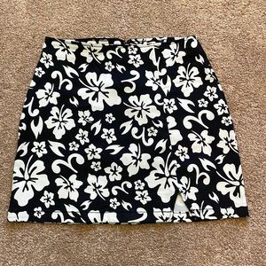 Wild Fable black and white mini skirt